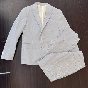Like new! Seersucker Suit Jacket & Pants - 38S/29